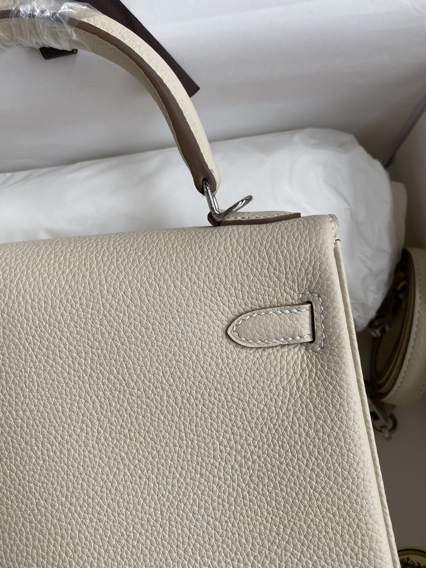 Hermes Kelly 25cm Handbag Shoulder Bag in White Togo Leather